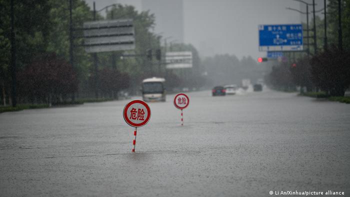 Graves inundaciones en el centro de China dejan al menos 25 muertos