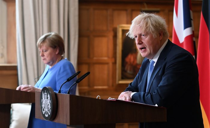 Boris Johnson levantará restricciones en Inglaterra pese a aumento de contagios de covid-19