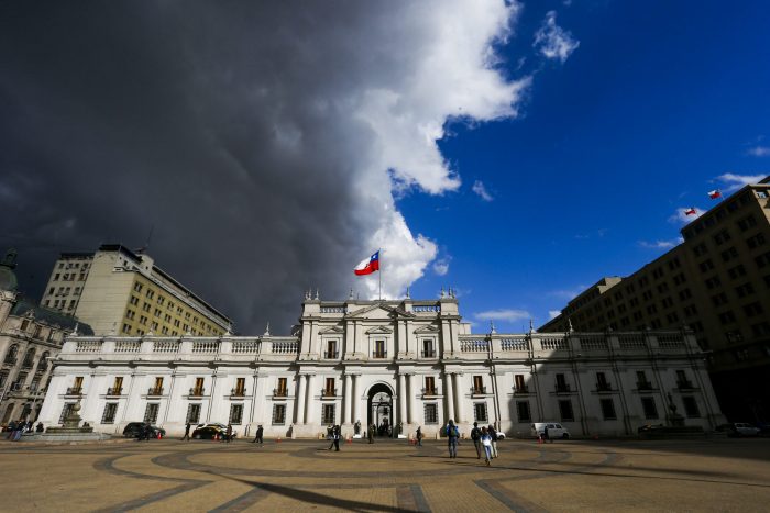Informe revela que Chile es el país de la OCDE con menos confianza en su gobierno