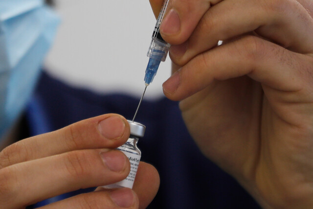 EMA dice que vacunas de Pfizer, Moderna, AstraZeneca y Janssen «parecen proteger» contra variante Delta