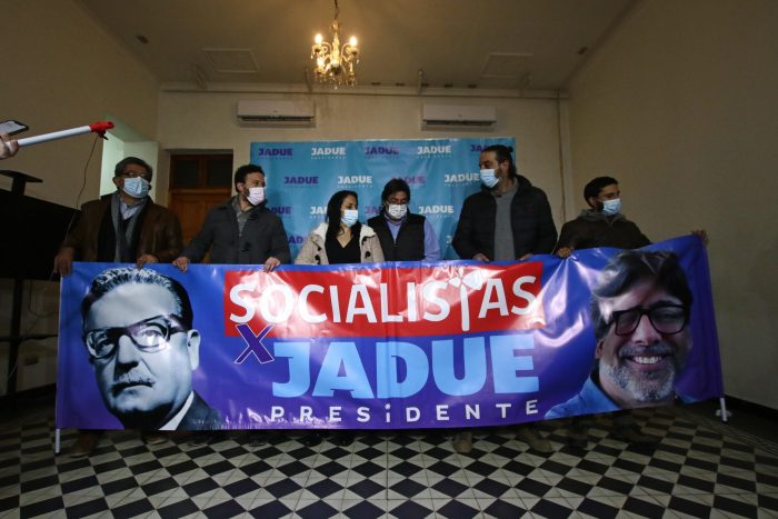 Colectivo «Socialistas por Jadue» expulsa a abogado que entregó apoyo al candidato por vínculos con Miguel Ángel Aguilera y por comentarios homofóbicos