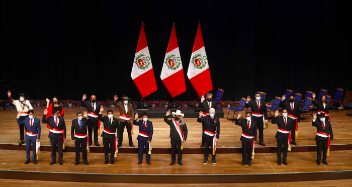 Perú: Castillo tiene mucha izquierda, pocas mujeres y ningún ministro de Economía
