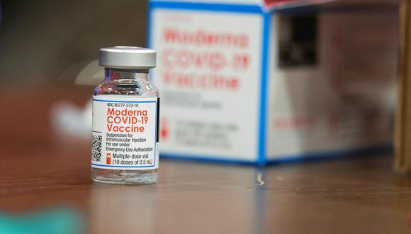 Agencia europea autoriza uso de vacuna de Moderna contra el coronavirus en adolescentes