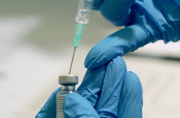 Uruguay administrará tercera dosis de Pfizer a inoculados con vacuna de Sinovac