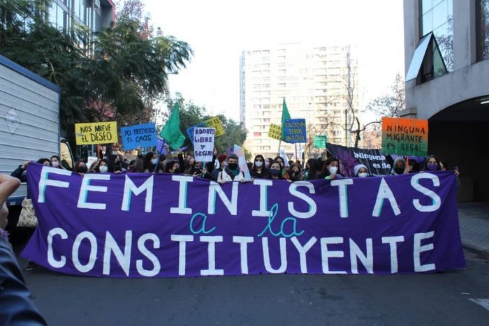 Feministas a la constituyente: mujeres se toman el protagonismo en jornada histórica