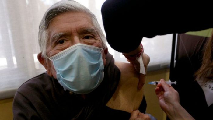 Vacuna contra la covid-19: los países de América Latina que administran una tercera dosis de refuerzo