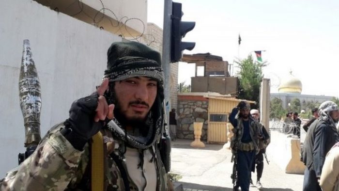 Por qué los talibanes ganaron terreno tan rápido en Afganistán