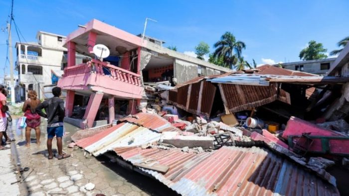América se moviliza para socorrer a Haití tras el terremoto