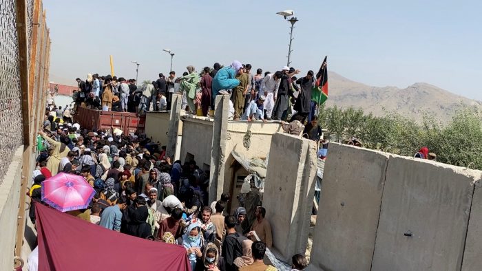 Una nueva hierocracia para Afganistán y el dilema de la no intervención versus la exigencia de derechos humanos