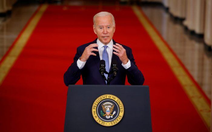 Joe Biden: la decisión era «retirarse o aumentar» la presencia en Afganistán