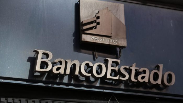 Negociación colectiva anticipada entre trabajadores y BancoEstado culmina con reajuste salarial y bono de $5,2 millones