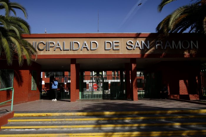 Nueva trama en San Ramón: descubren fichas de afiliación al PS entre la basura de la municipalidad