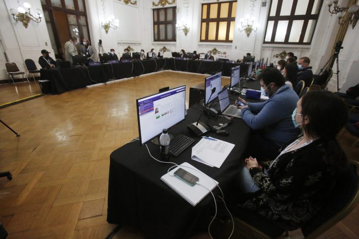 Arica, Coquimbo, Ñuble y Los Lagos: Comisión de Descentralización de la CC fijó audiencias públicas en regiones