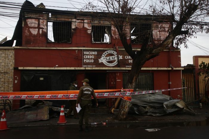 Fatal incendio en Estación Central dejó a una madre y dos de sus hijos fallecidos