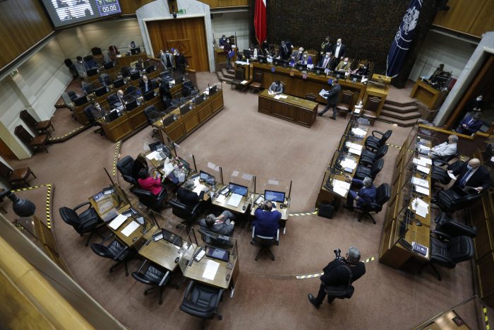 Parte discusión del voto obligatorio en sala del Senado: derecha se parapeta en el rechazo y asegura que “no da mayor legitimidad” a la democracia