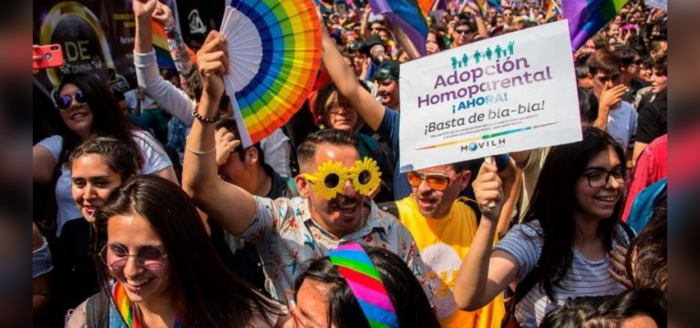 Por unanimidad: Comisión de Constitución aprobó en general proyecto de ley de adopción homoparental