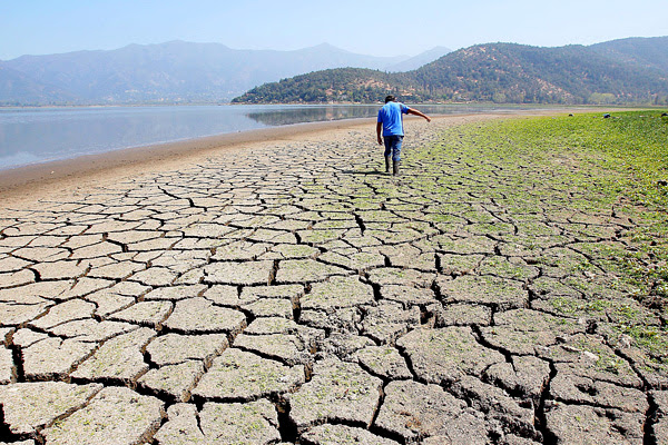 Alcaldes exigen al gobierno mantener y ampliar estado de catástrofe ante escasez hídrica