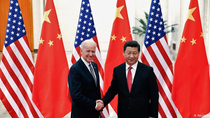 Biden habla con Xi Jinping sobre cómo evitar que su pugna «derive en un conflicto»