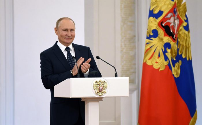 Vladimir Putin es obligado a entrar en cuarentena por contagiados por Covid en su entorno
