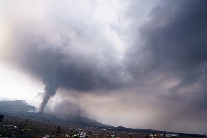 Vulcanismo de «hot spot»: expertos chilenos analizan erupción en España