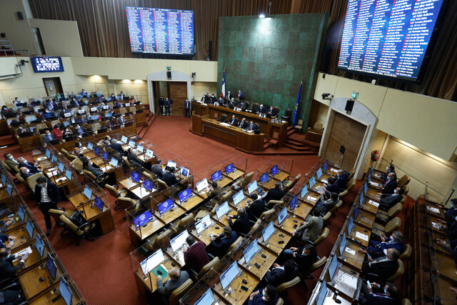 Anuncian reforma para posibilitar renuncia de convencionales y parlamentarios por «motivos personales»