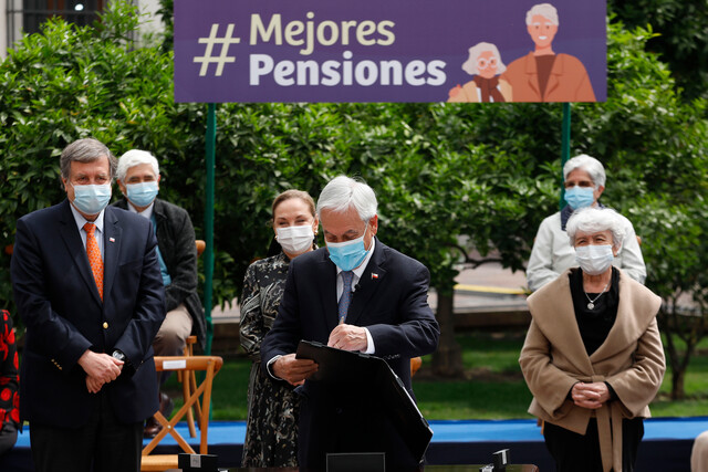 Presidente Piñera ingresa ley corta de pensiones y emplaza al Congreso: «No dejen esperando a los adultos mayores»
