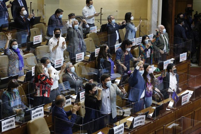 Con los votos justos: cuarto retiro sortea primera valla en la Cámara y pasa al Senado con respaldos de diputados que apoyan a Sichel