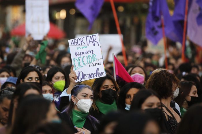 La centenaria brecha en el acceso al aborto terapéutico en Perú