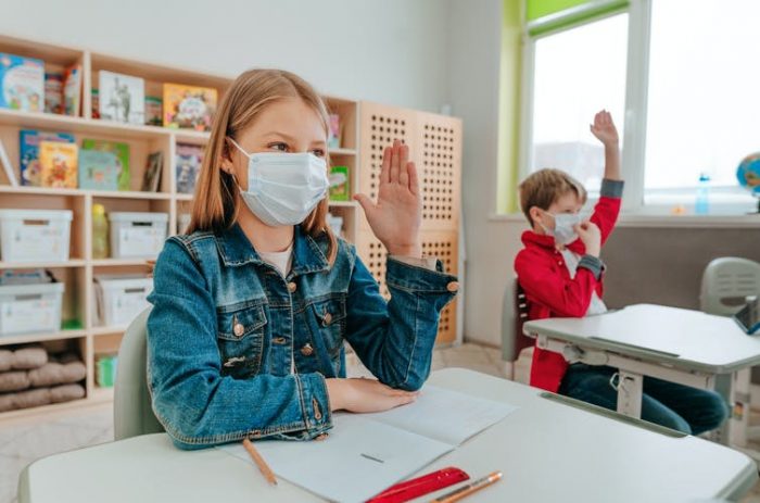 Cómo hacer más llevadero el uso de las mascarillas en clase