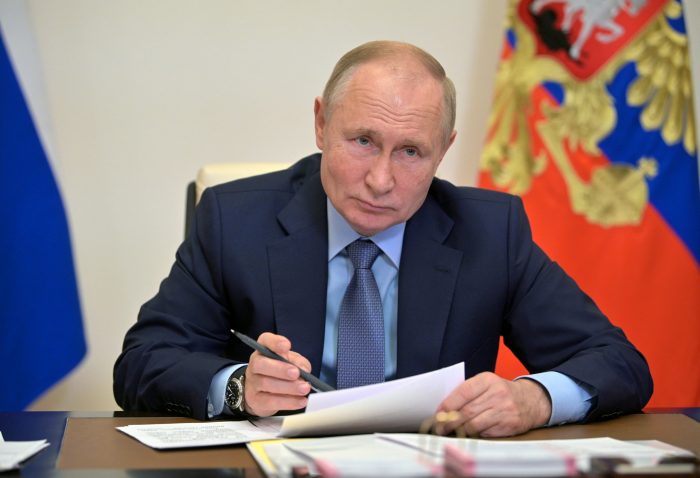 Putin da vacaciones a los rusos para frenar la pandemia