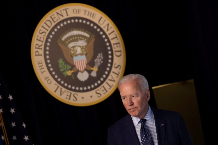 Demócratas muestran desacuerdo sobre impuesto a multimillonarios para financiar agenda de Biden