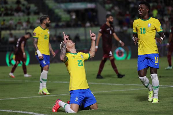 Clasificatorias: Brasil arma las maletas a Qatar con triunfo ante Venezuela y los rivales de Chile sumaron complicando las opciones para la ‘Roja’