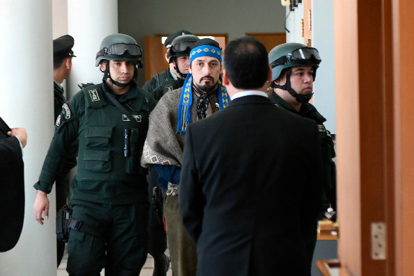 Embajada de Argentina en Chile afirma que no pidió libertad condicional para dirigente mapuche Jones Huala