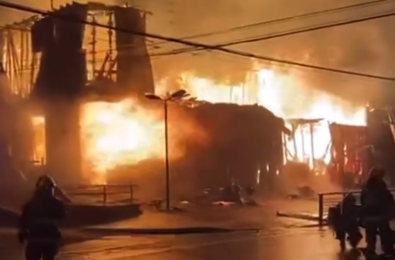 Monumento histórico nacional Casona Eyheramendy fue consumida por las llamas tras gran incendio en Los Álamos