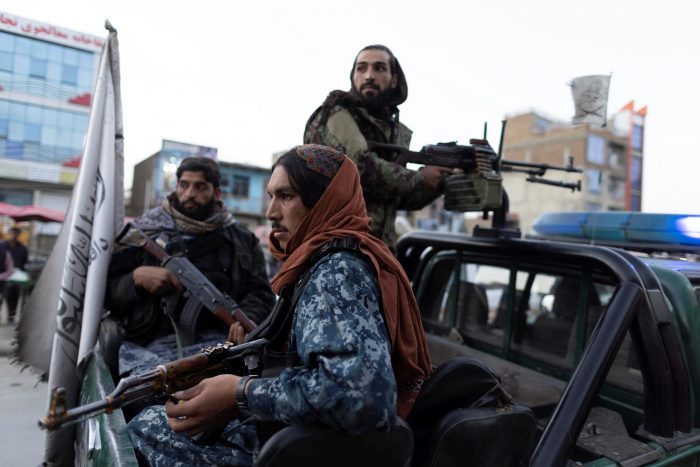 Estado Islámico reivindica ataque suicida contra hospital militar en Kabul que dejó al menos 25 muertos