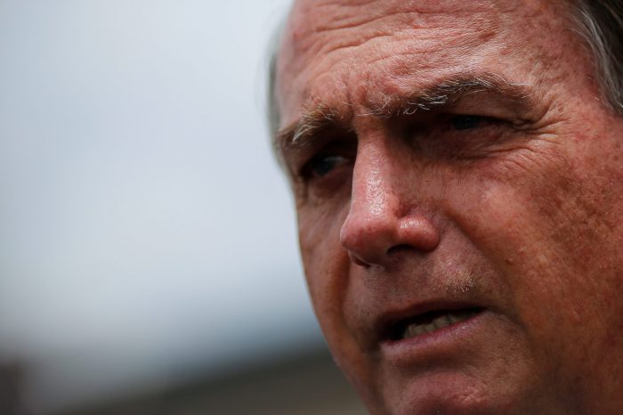 Bolsonaro se afilia al Partido Liberal con la mira en elecciones de 2022