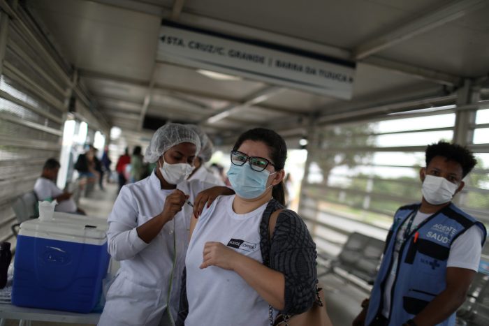 Brasil reporta dos casos de variante ómicron, primeros en América Latina