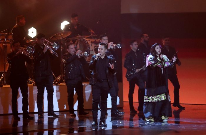 Mon Laferte triunfa nuevamente en la entrega anual del Latin Grammy