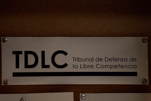 Corte Suprema ordena al TDLC tramitar consulta por trato diferenciado a laboratorios farmacéuticos