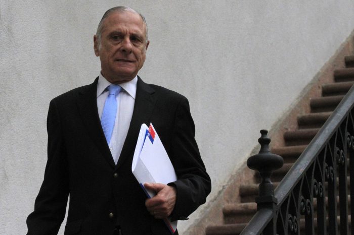 Eugenio Tuma renuncia al PPD tras 30 años de militancia: calificó de «impresentable» y «apresurada» la decisión del partido de apoyar a Gabriel Boric