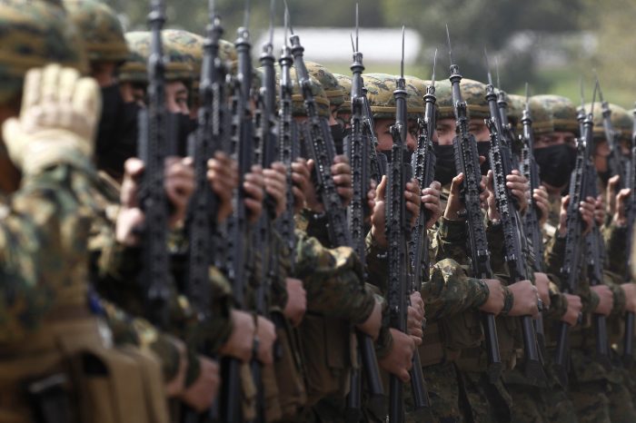 Fuerzas Armadas: ¿defender a los chilenos de sí mismos?