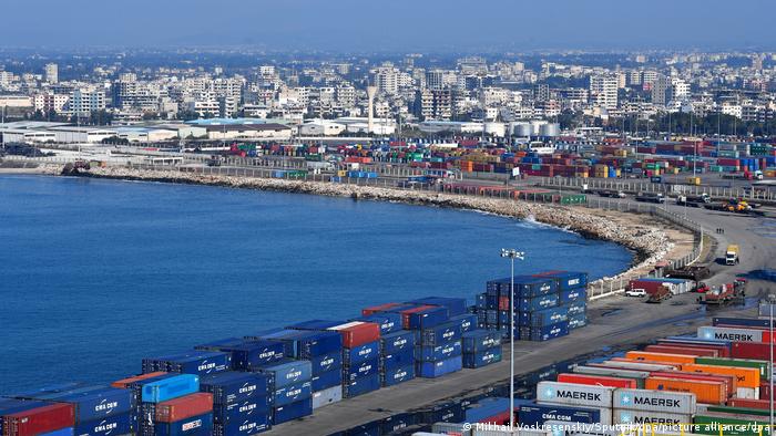 Siria denuncia ataque aéreo israelí contra puerto de Latakia