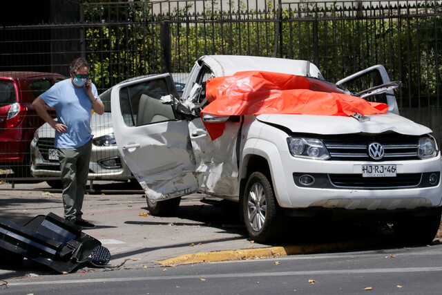 Accidente de tránsito por exceso de velocidad deja dos muertos en Providencia: Matthei advierte que en el sector algunos conductores «andan a más de 100 km/h»