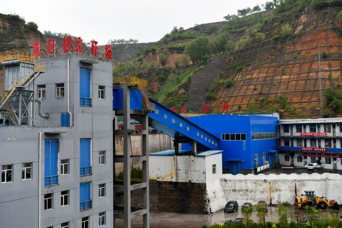 Más de 20 personas quedan atrapadas en mina de carbón inundada en norte de China