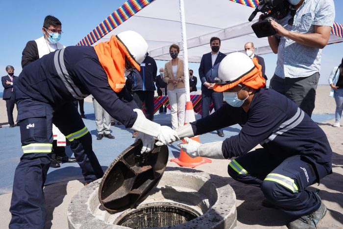 «Prat»: inauguran cable submarino de fibra óptica en Arica que conecta a 12 ciudades a lo largo del país