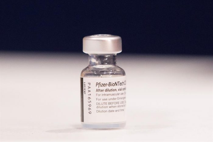 Estudio concluye que combinar las vacunas de Sinovac y Pfizer es seguro
