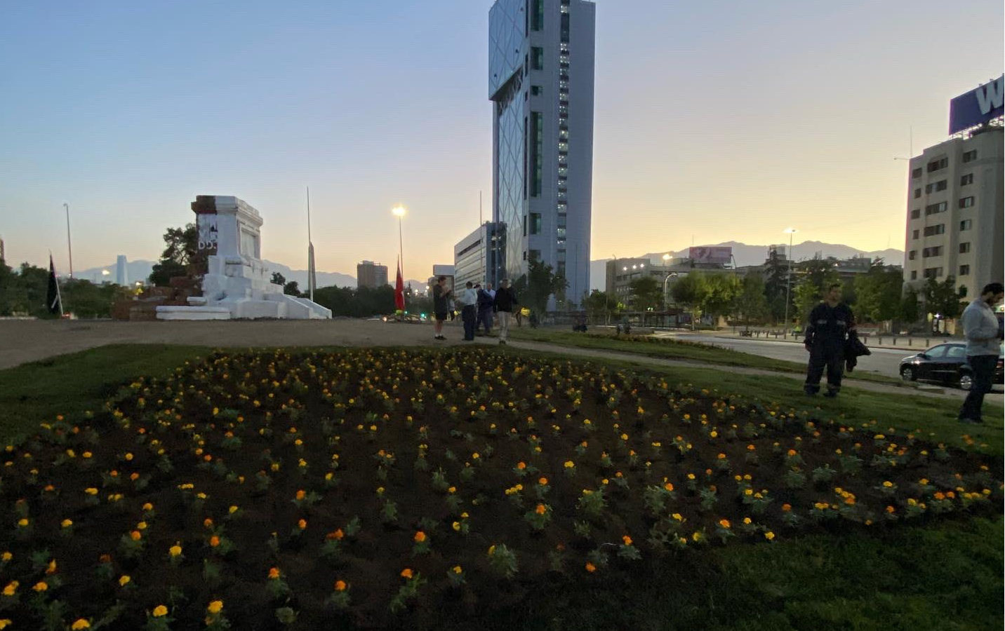 “En nuestro gobierno trabajaremos para que todas las plazas sean de colores, no solo la mitad”: la réplica de Boric tras intervención en Plaza Baquedano
