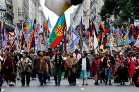 Estudio internacional cuantifica por primera vez impacto del extractivismo en comunidades indígenas