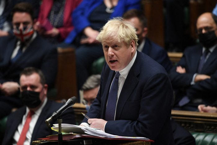 Vuelven a llover las críticas a Boris Johnson tras revelarse una fiesta durante el primer confinamiento