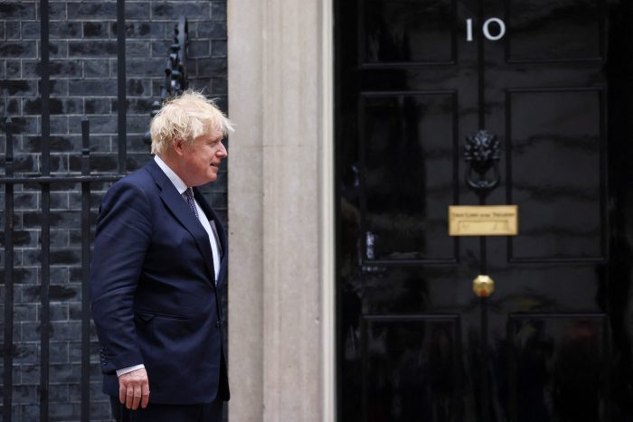 Dos fiestas más en Downing Street añaden presión a Boris Johnson